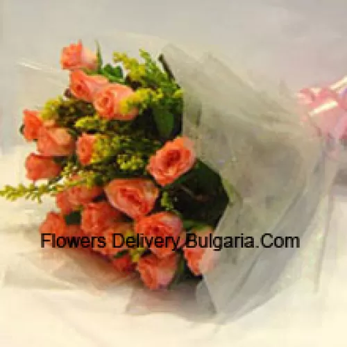 Bouquet aus 19 Orangenrosen mit saisonalem Beiwerk