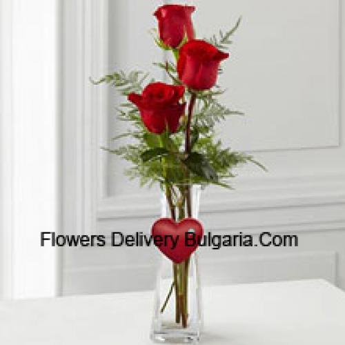 3 Rose Rosse con un Cuore Carino